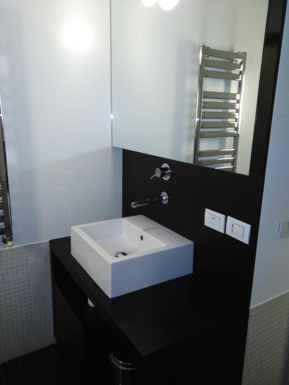 Bb Hotels Aparthotel Desuite Milan Bagian luar foto