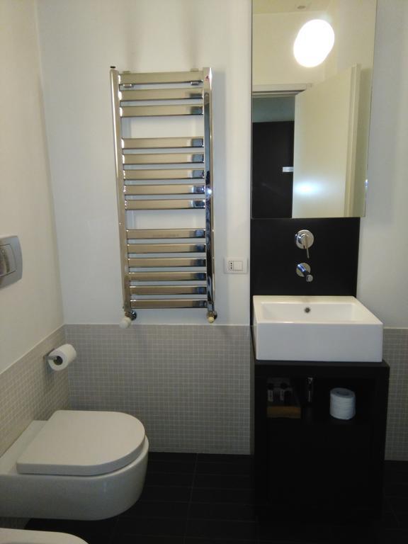 Bb Hotels Aparthotel Desuite Milan Bagian luar foto