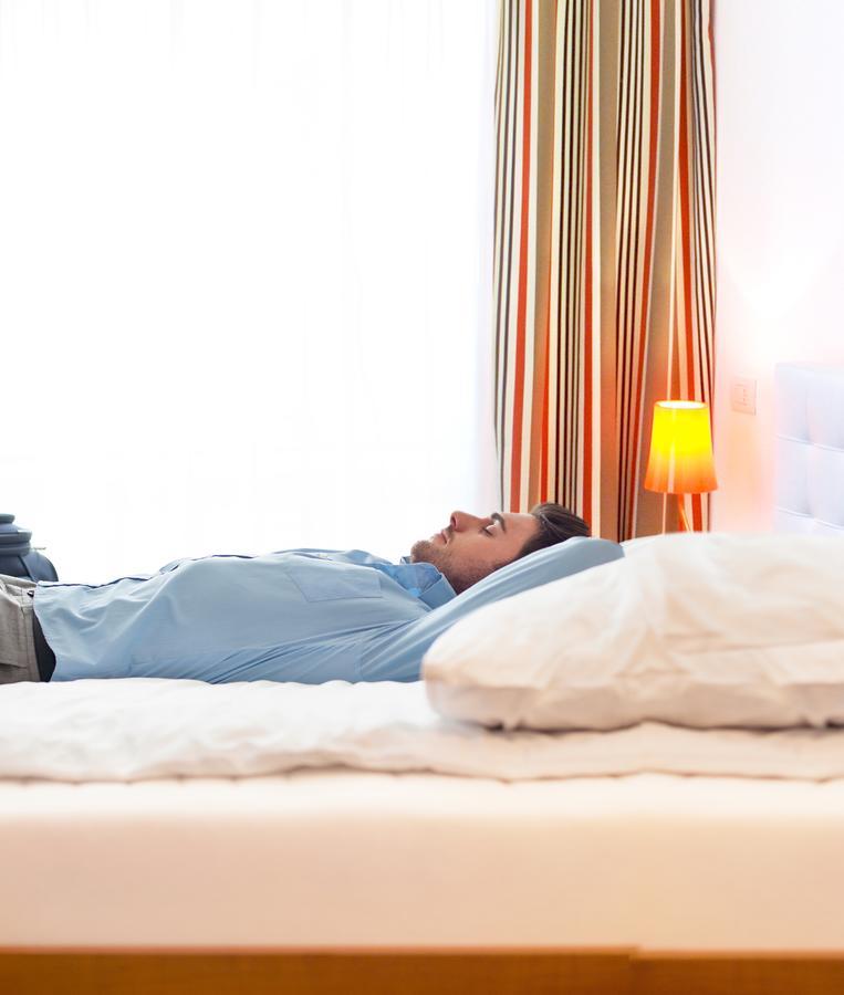 Bb Hotels Aparthotel Desuite Milan Bagian luar foto