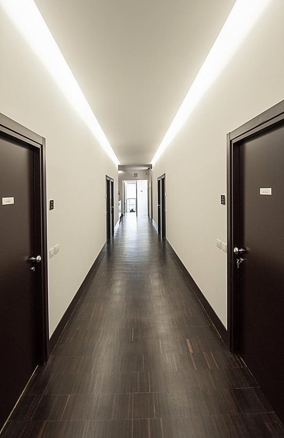 Bb Hotels Aparthotel Desuite Milan Bagian luar foto