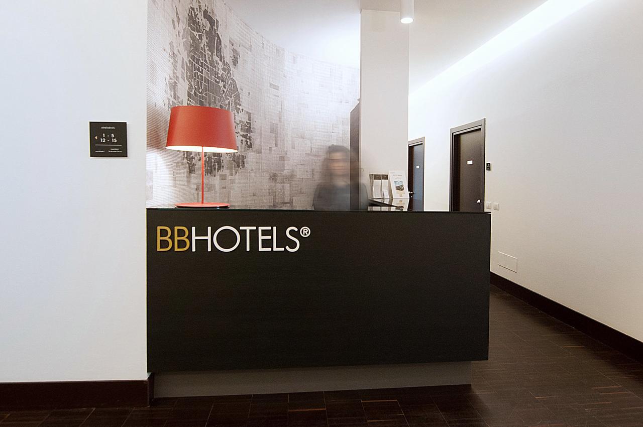 Bb Hotels Aparthotel Desuite Milan Bagian luar foto