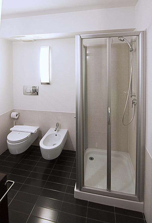 Bb Hotels Aparthotel Desuite Milan Bagian luar foto